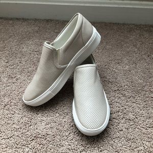 NEW Women’s slip on shoes Size 36